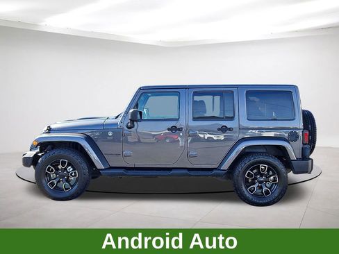 Used 2018 Jeep Wrangler Unlimited Sahara image 4