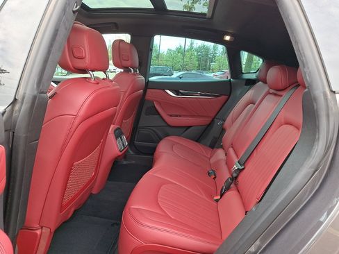 Certified 2023 Maserati Levante GT AWD/4WD image 10