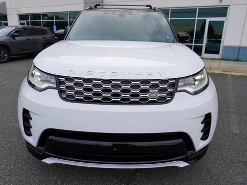 Used 2024 Land Rover Discovery Metropolitan Edition AWD/4WD image 2
