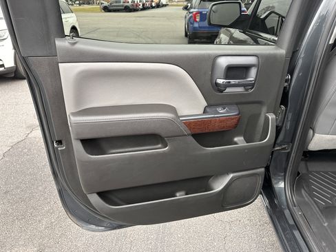 Used 2017 GMC Sierra 1500 SLT w/ SLT Premium Package image 11