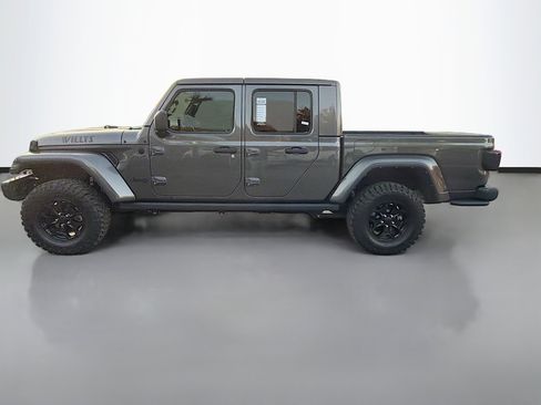 Used 2021 Jeep Gladiator Willys image 6