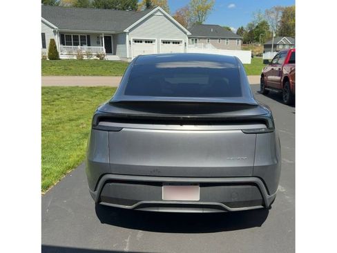 Used 2026 Tesla Model Y Long Range AWD/4WD image 4