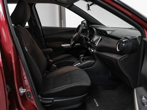 Used 2020 Nissan Kicks SR w/ Exterior Package FWD image 30