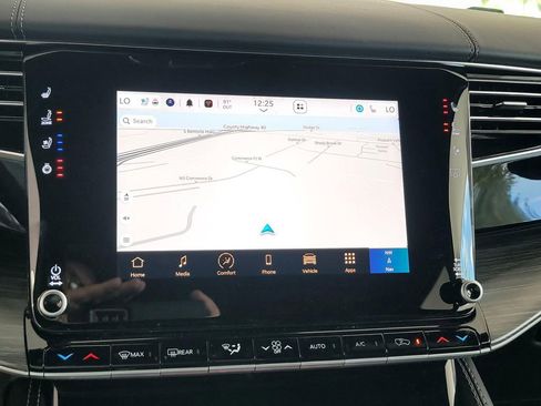 Used 2024 Jeep Wagoneer Series III w/ Rear Seat Video Group 1 image 17