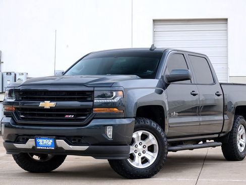 Used 2018 Chevrolet Silverado 1500 LT w/ Texas Edition image 2