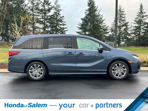 New 2026 Honda Odyssey Touring image 9