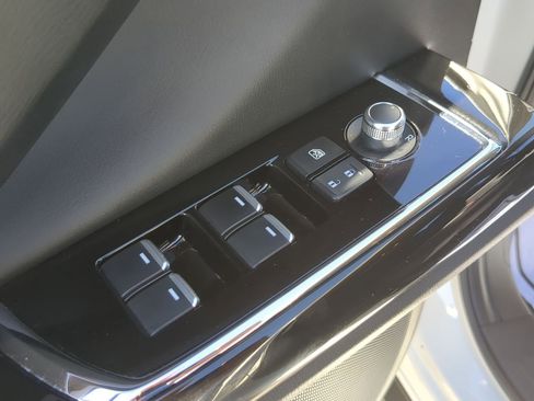 Used 2022 MAZDA CX-9 Touring image 23