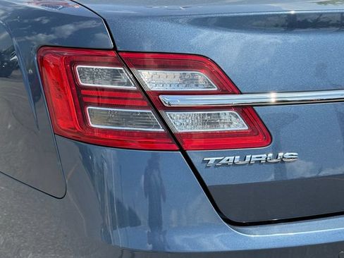 Certified 2018 Ford Taurus SEL FWD image 26