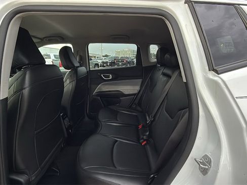 Used 2022 Jeep Compass Latitude image 17