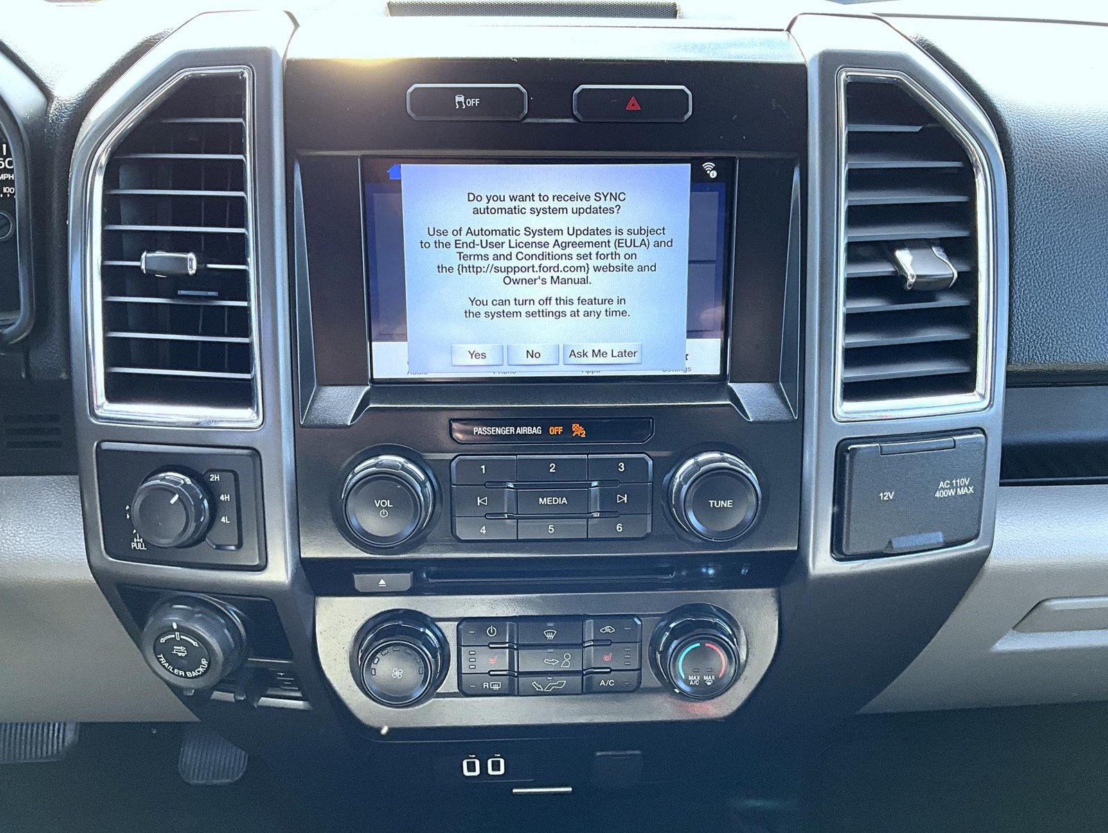 Used 2016 Ford F150 XLT w/ Equipment Group 302A Luxury AWD/4WD image 15