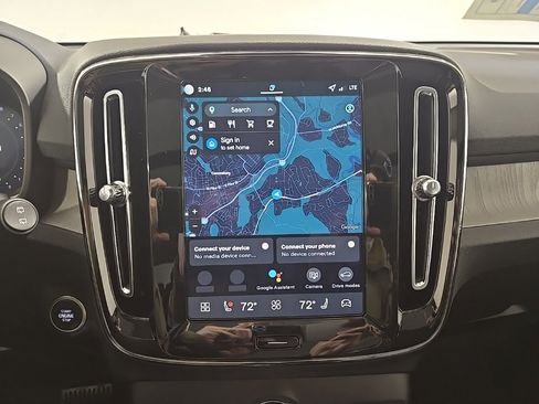 New 2026 Volvo XC40 B5 Plus w/ Climate Package image 15