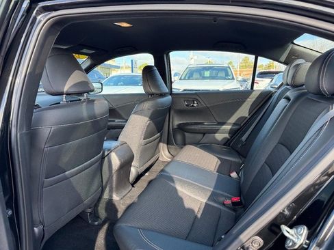 Used 2017 Honda Accord Sport image 11