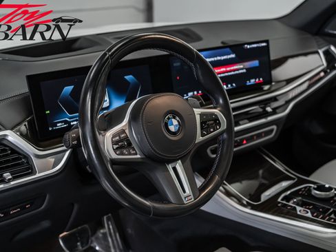 Used 2024 BMW X5 M60i image 30