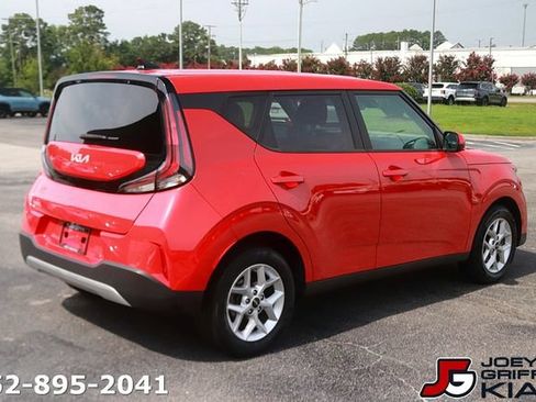 Certified 2024 Kia Soul LX w/ Option Group 015 FWD image 7