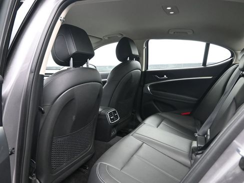 Used 2025 Genesis G70 2.5T image 28