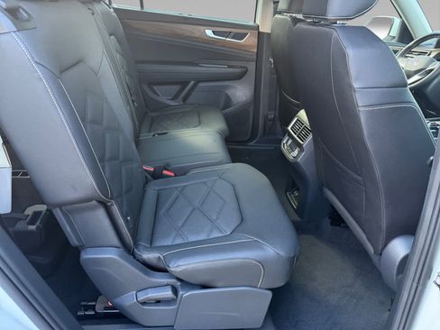 New 2026 Volkswagen Atlas SE image 13