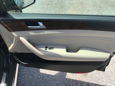 Used 2016 Hyundai Sonata Limited w/ Option Group 04 image 8