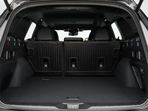 New 2026 Subaru Outback Touring image 8