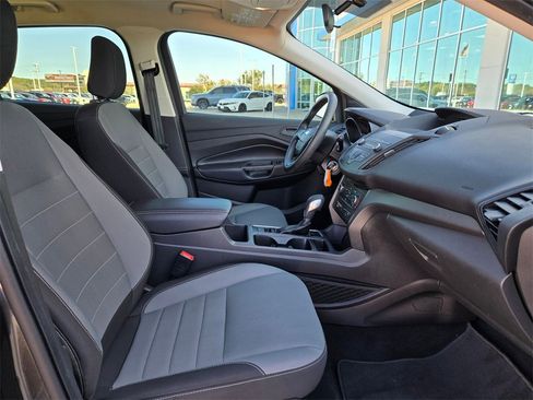 Used 2019 Ford Escape S image 24
