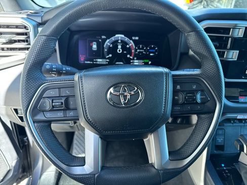 Used 2025 Toyota Sequoia SR5 AWD/4WD image 10