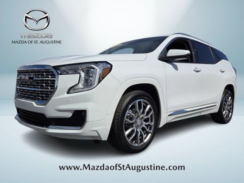Used 2024 GMC Terrain Denali AWD/4WD image 1