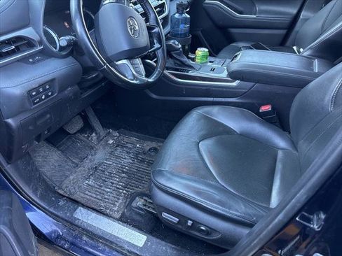 Certified 2021 Toyota Highlander Limited image 6