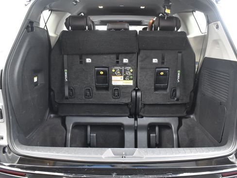 Used 2023 Toyota Sienna Platinum image 24