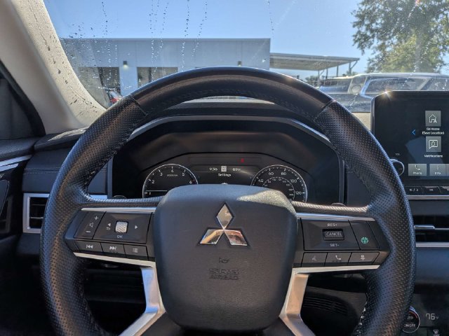 Used 2024 Mitsubishi Outlander SE FWD image 14