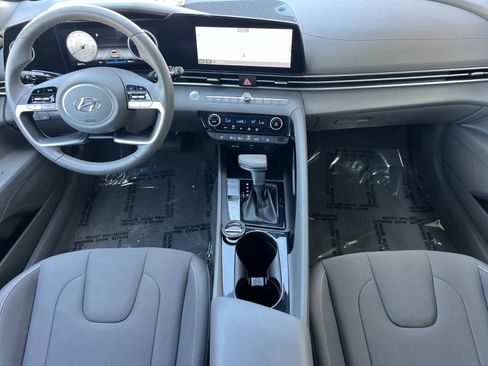 Certified 2023 Hyundai Elantra SEL w/ Convenience Package image 4