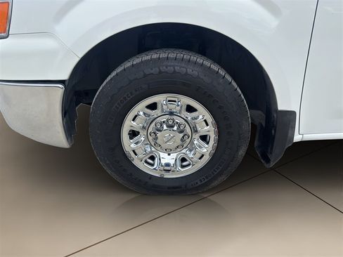 Used 2019 Nissan NV 3500 SL w/ Navigation Package RWD image 42
