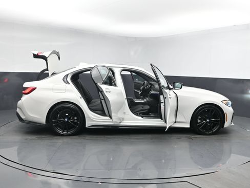 Used 2021 BMW 330i xDrive Sedan w/ M Sport Package AWD/4WD image 29