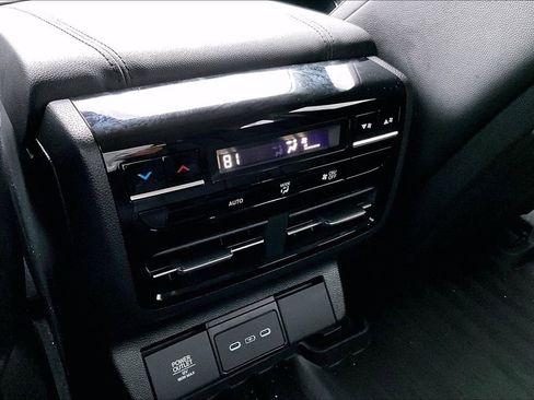 Used 2025 Acura MDX SH-AWD image 33