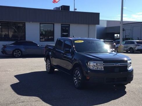 Used 2022 Ford Maverick Lariat w/ Lariat Luxury Package image 3