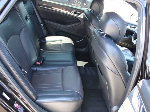 Used 2018 Genesis G80 3.3T Sport RWD image 12