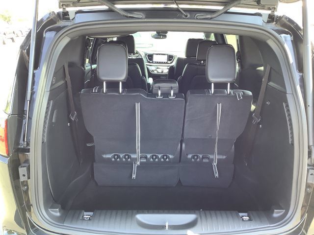 Used 2025 Chrysler Voyager LX FWD image 29