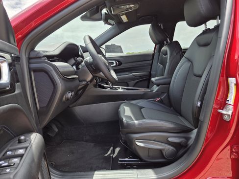 New 2026 Jeep Compass Latitude image 13