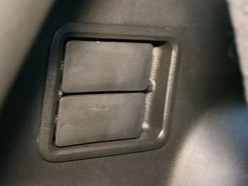 Used 2023 GMC Acadia SLE FWD image 18