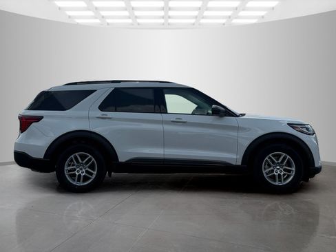 New 2026 Ford Explorer Active w/ Active Comfort Package RWD image 2