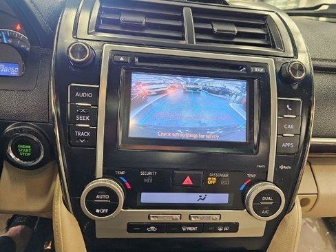 Used 2013 Toyota Camry XLE FWD image 17