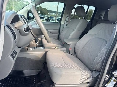 Used 2021 Nissan Frontier SV w/ SV Utility Package RWD image 9