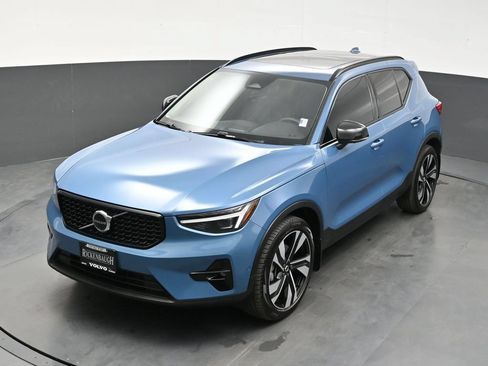 Used 2025 Volvo XC40 B5 Ultra AWD/4WD image 31