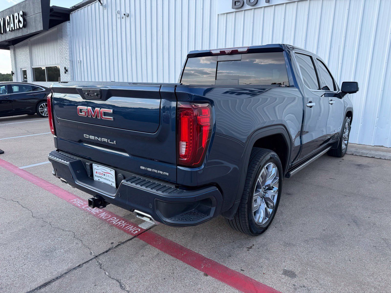 Used 2023 GMC Sierra 1500 Denali w/ Denali Reserve Package AWD/4WD image 8