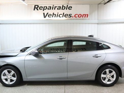 Used 2024 Chevrolet Malibu LS image 1
