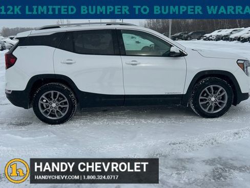 Certified 2022 GMC Terrain SLT image 2