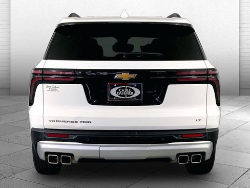 Used 2024 Chevrolet Traverse LT AWD/4WD image 3