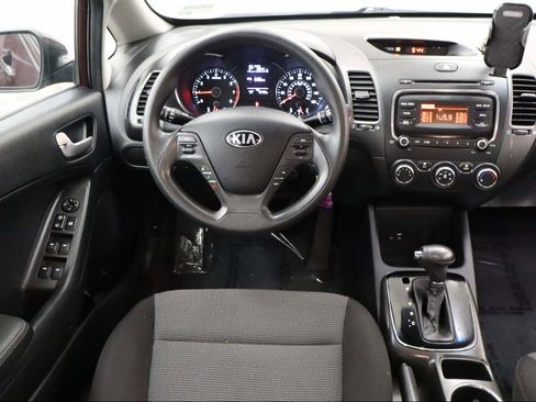 Used 2017 Kia Forte LX image 13