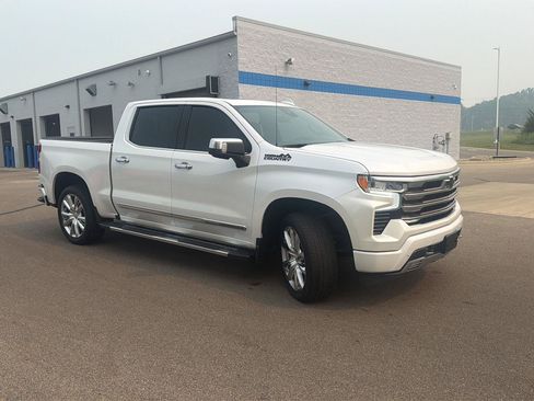 Used 2022 Chevrolet Silverado 1500 High Country w/ High Country Premium Package AWD/4WD image 8