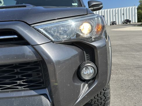 Used 2020 Toyota 4Runner TRD Off-Road Premium w/ Moonroof Package AWD/4WD image 6