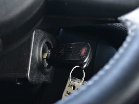 Used 2017 Jeep Wrangler Unlimited Rubicon w/ Connectivity Group AWD/4WD image 29