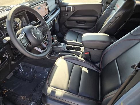 New 2025 Jeep Wrangler Unlimited Rubicon w/ XTREMEE 35" Tire Package image 15